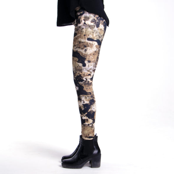 Dekor-Leggings im Design Marmor Camouflage